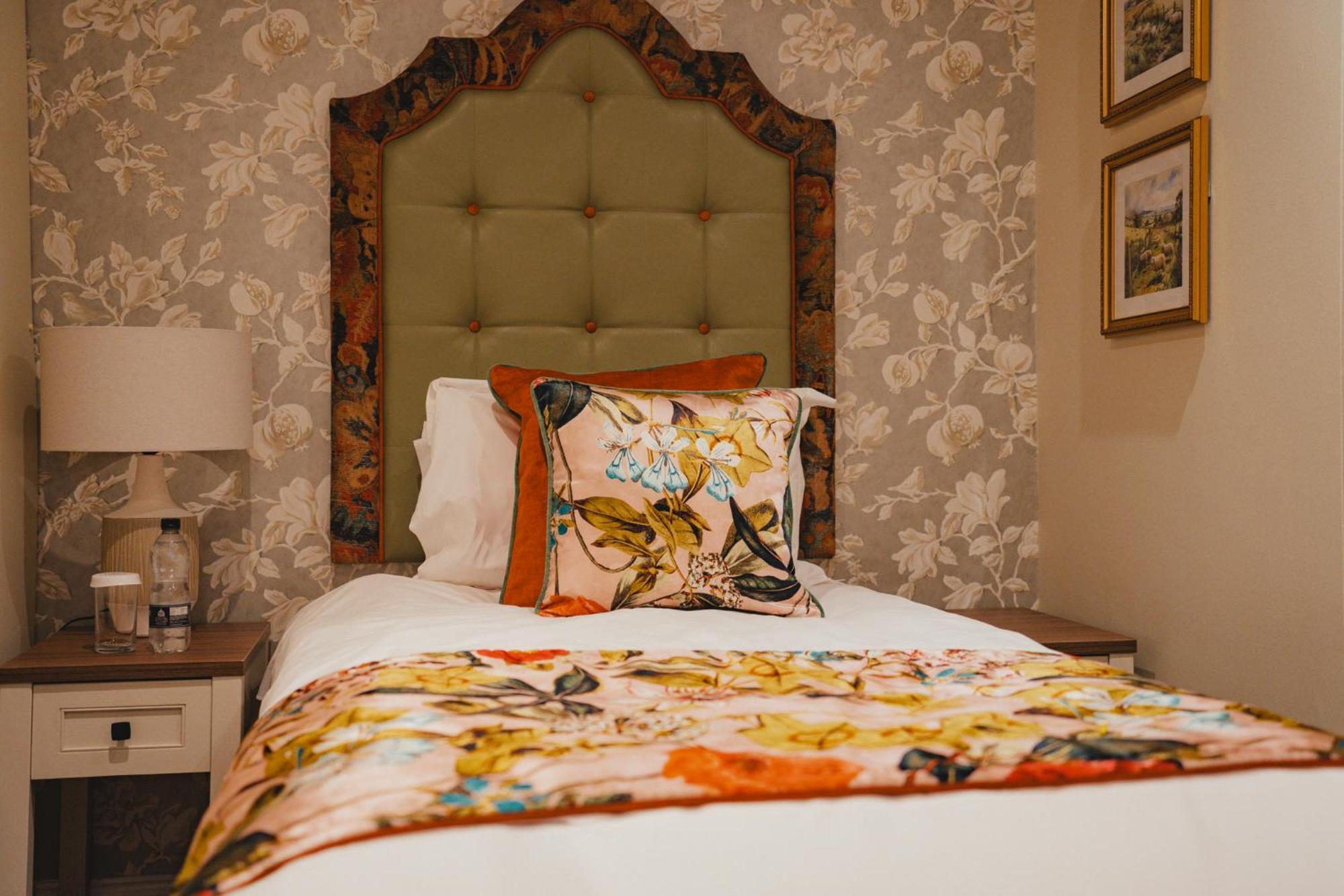 The Golden Fleece Hotel, Thirsk, North Yorkshire Εξωτερικό φωτογραφία