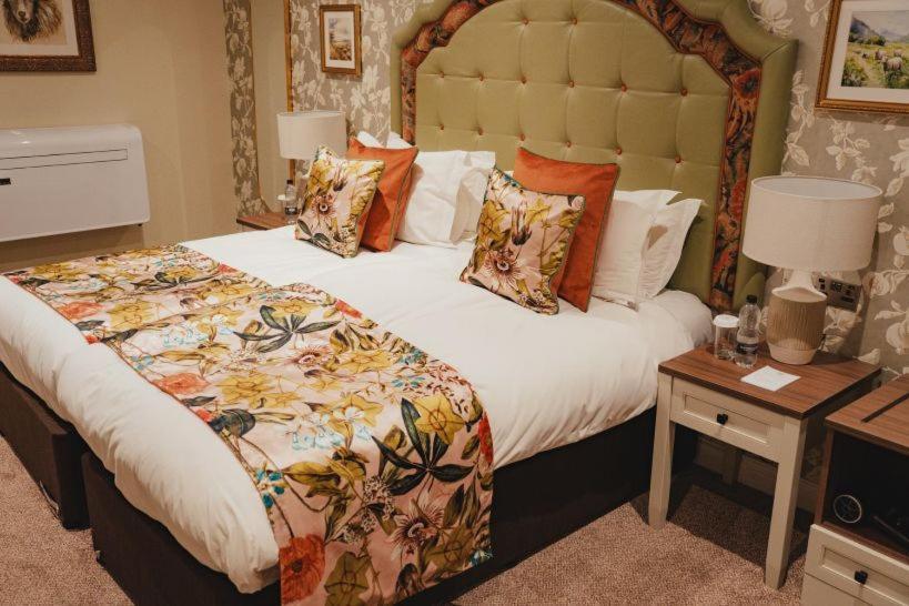 The Golden Fleece Hotel, Thirsk, North Yorkshire Εξωτερικό φωτογραφία
