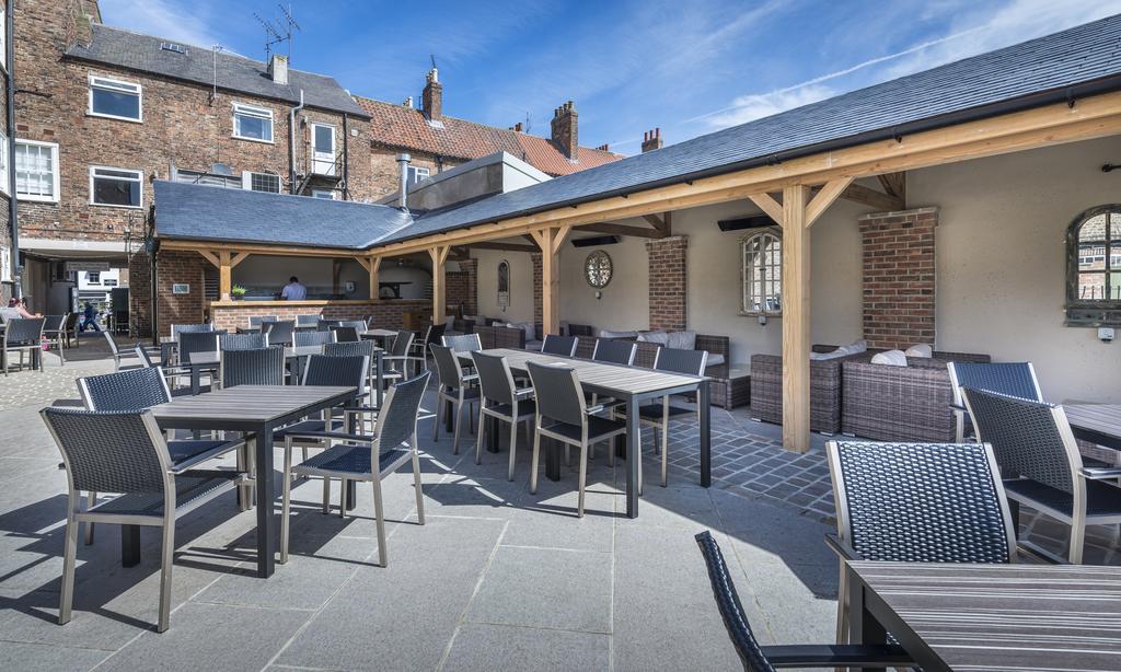 The Golden Fleece Hotel, Thirsk, North Yorkshire Εξωτερικό φωτογραφία