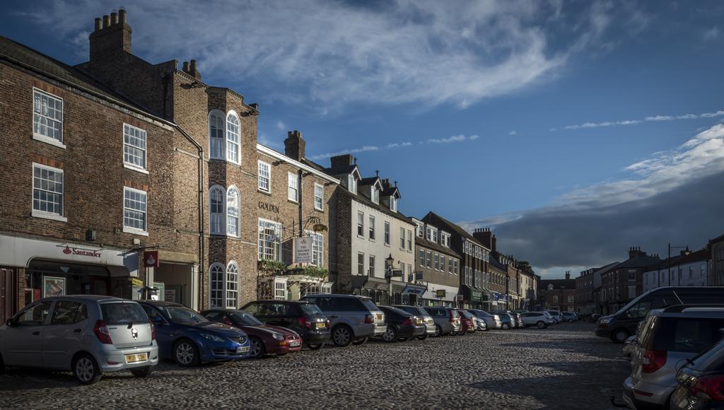 The Golden Fleece Hotel, Thirsk, North Yorkshire Εξωτερικό φωτογραφία
