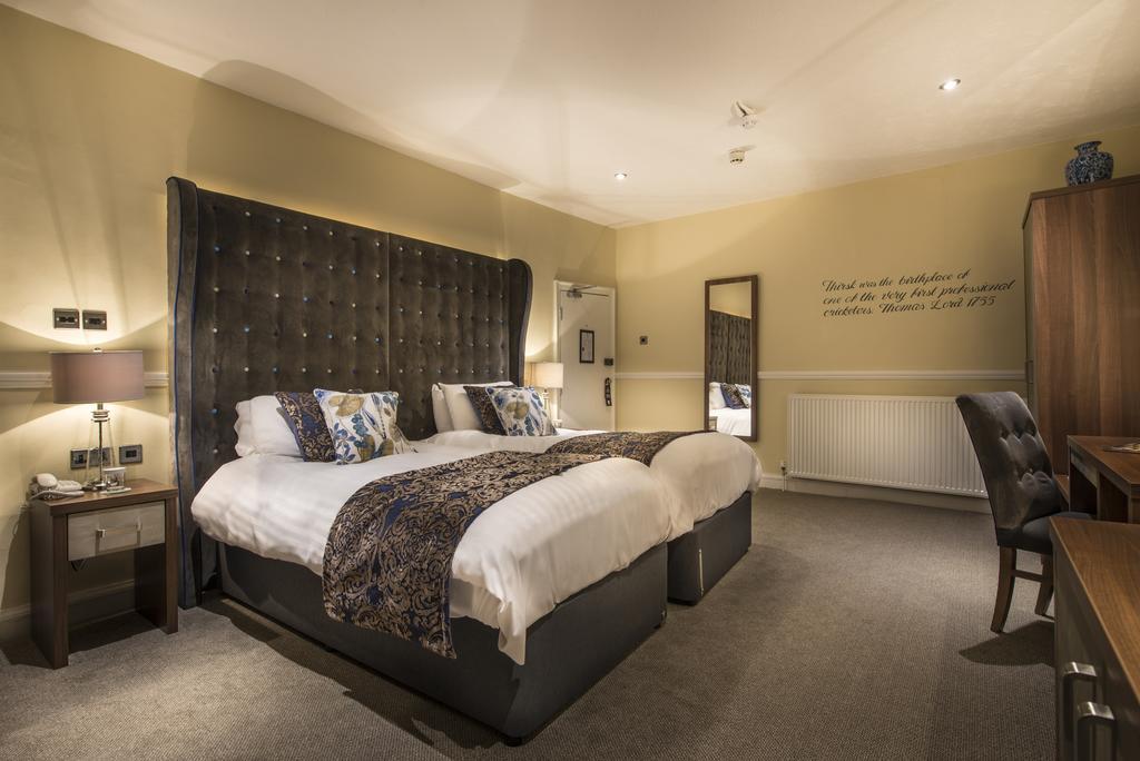 The Golden Fleece Hotel, Thirsk, North Yorkshire Εξωτερικό φωτογραφία